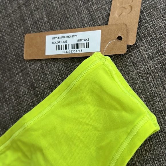 Skims Fit Everybody Thong - Picture 7 of 7